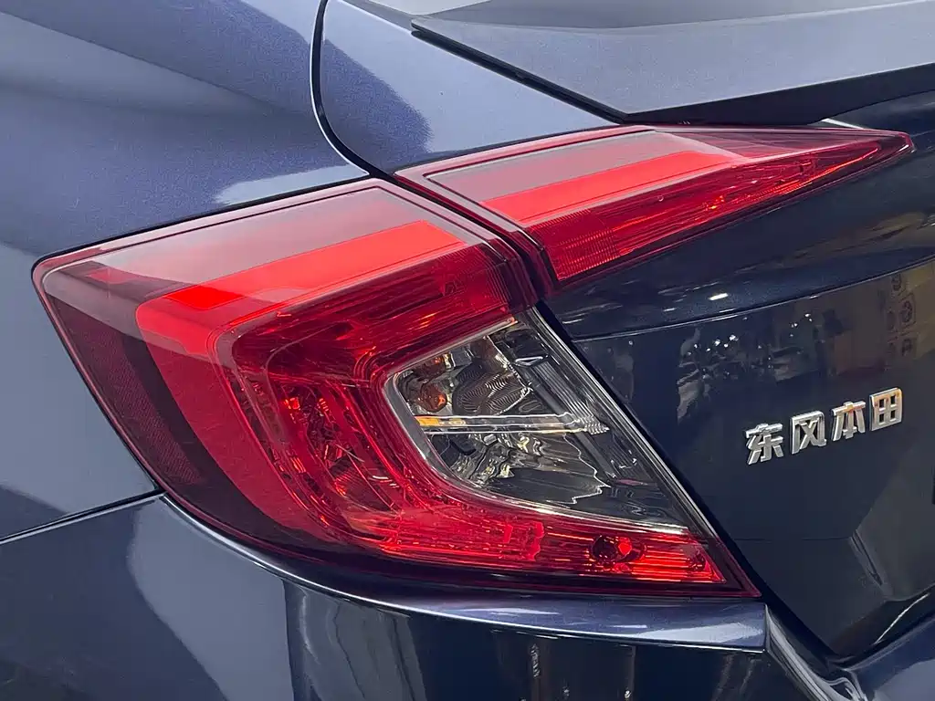 Honda Civic 2019 — фото 10