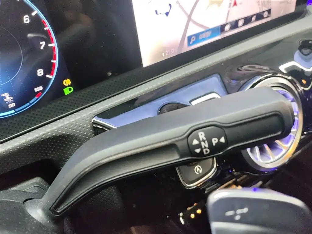 Mercedes-Benz A-Class 2023 — фото 12