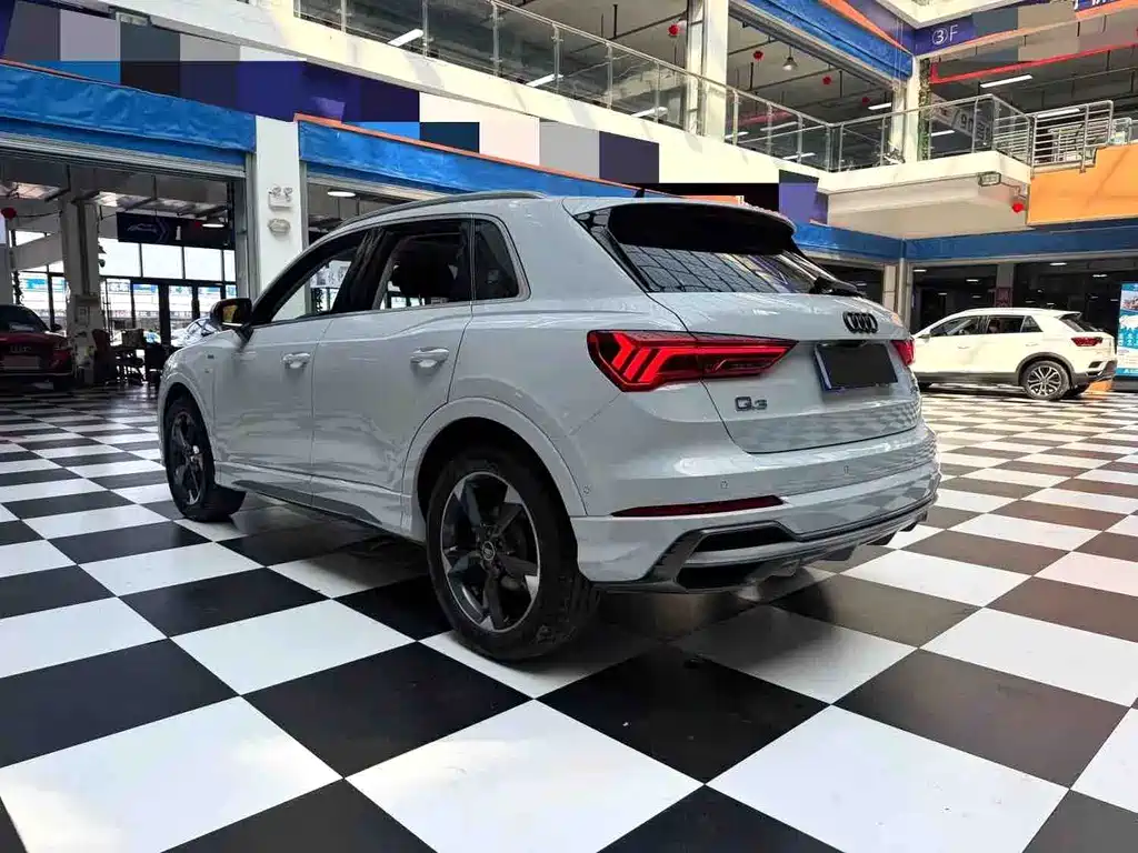 Audi Q3 2022 — фото 17