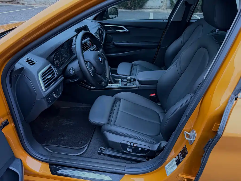 BMW 1 Series 2017 — фото 15