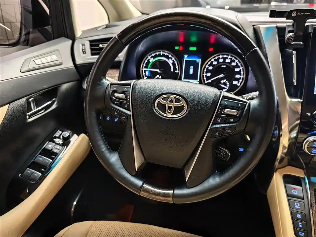 Toyota Alphard 2021 — фото 14