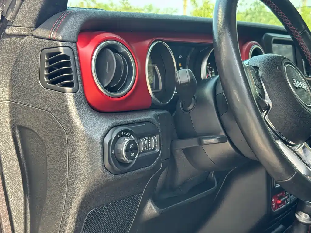 Jeep Wrangler 2021 — фото 21