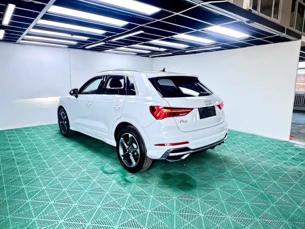 Audi Q3 2022 — фото 4