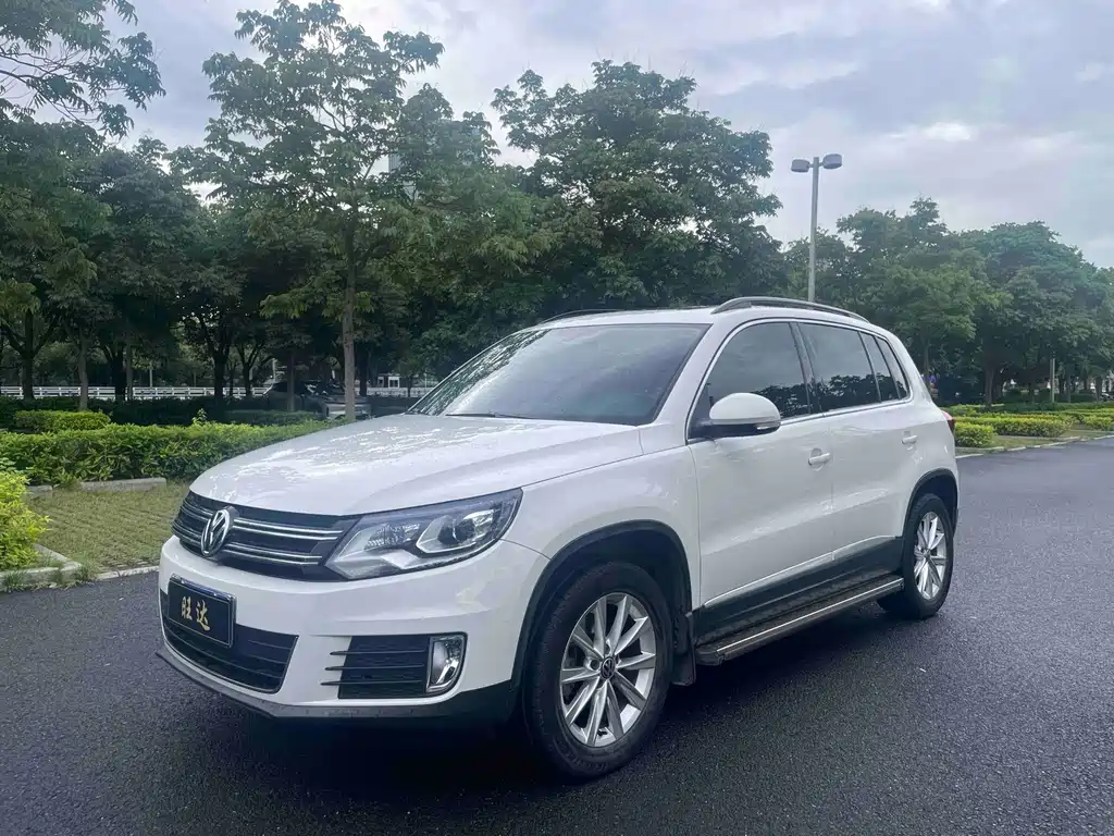 Volkswagen Tiguan 2015 — фото 1