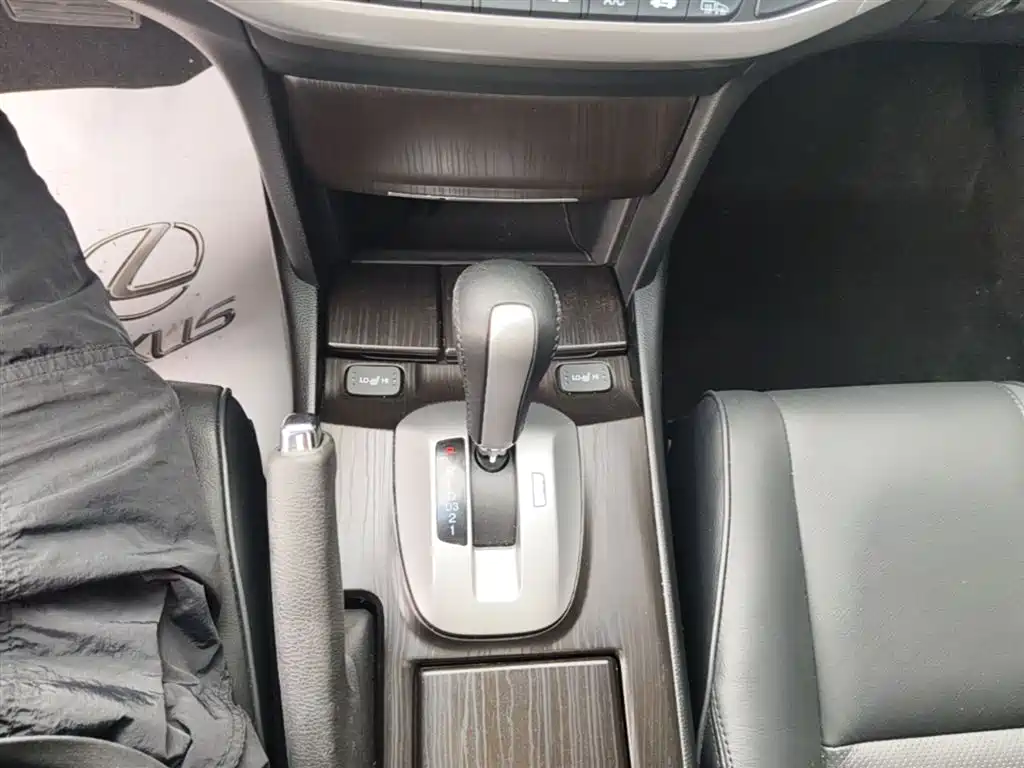 Honda Crosstour 2016 — фото 14