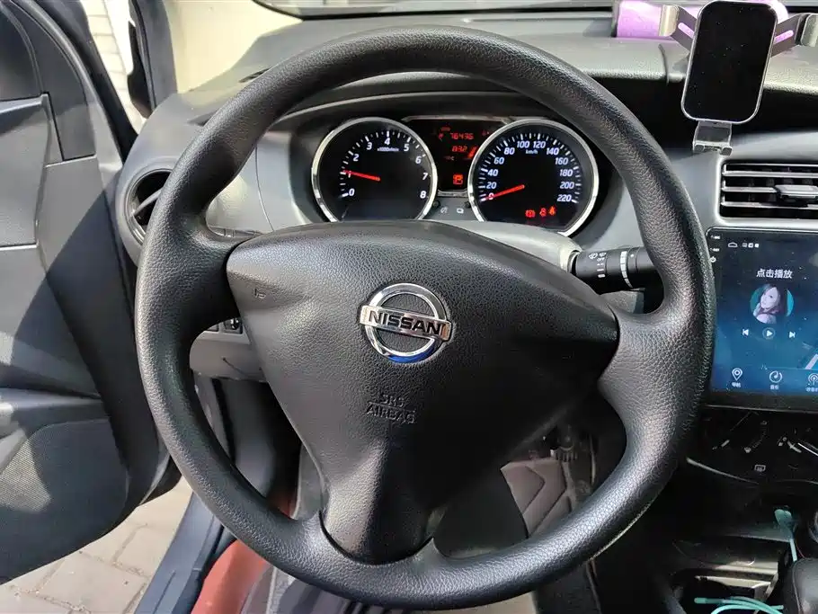 Nissan Livina 2019 — фото 15