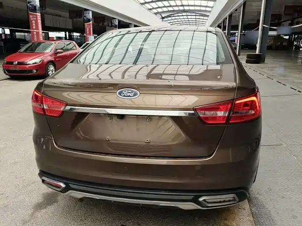 Ford Escort 2015