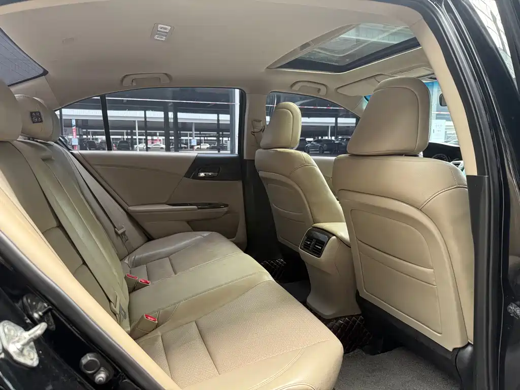 Honda Accord 2014 — фото 16
