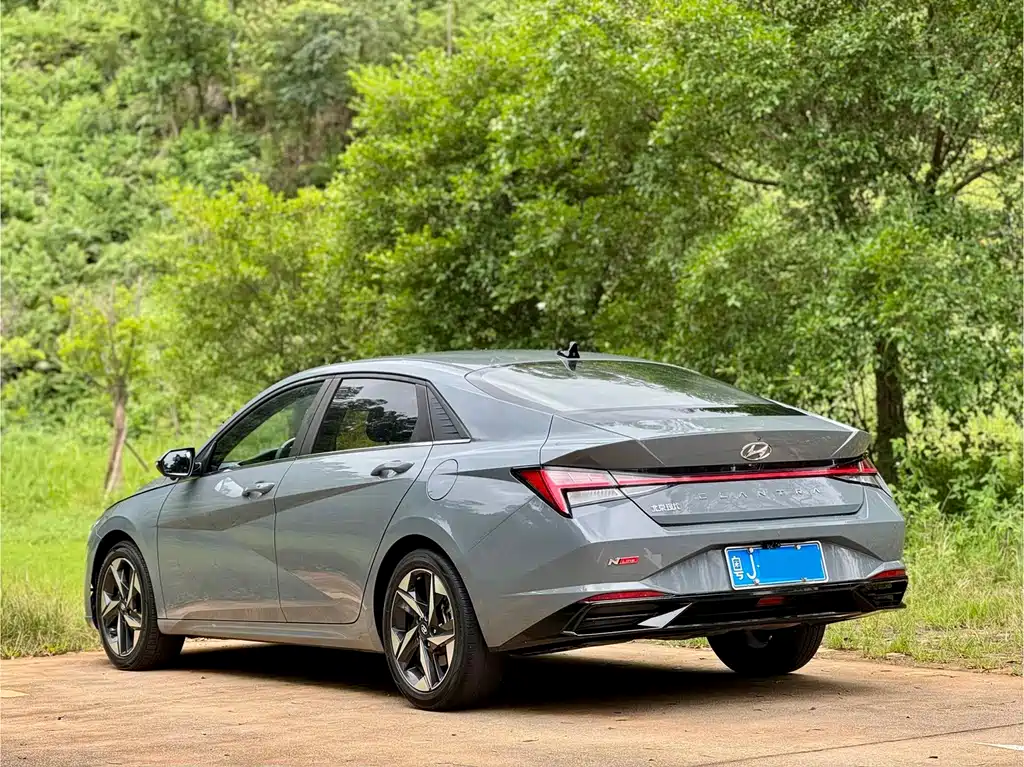 Hyundai Elantra 2021
