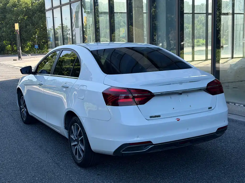 Geely Emgrand 2020