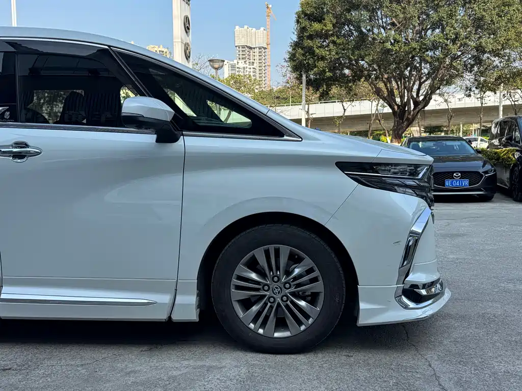 Toyota Alphard 2025 — фото 6