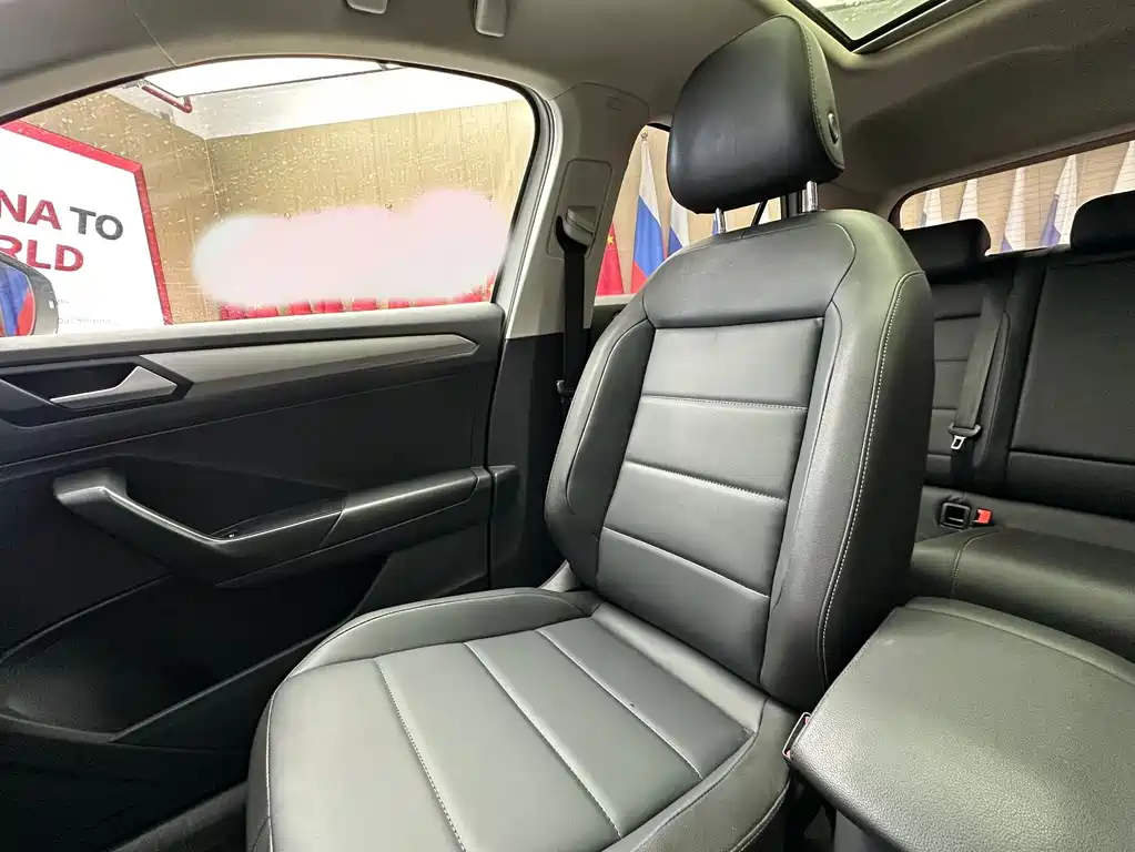 Volkswagen T-Roc 2023 — фото 14
