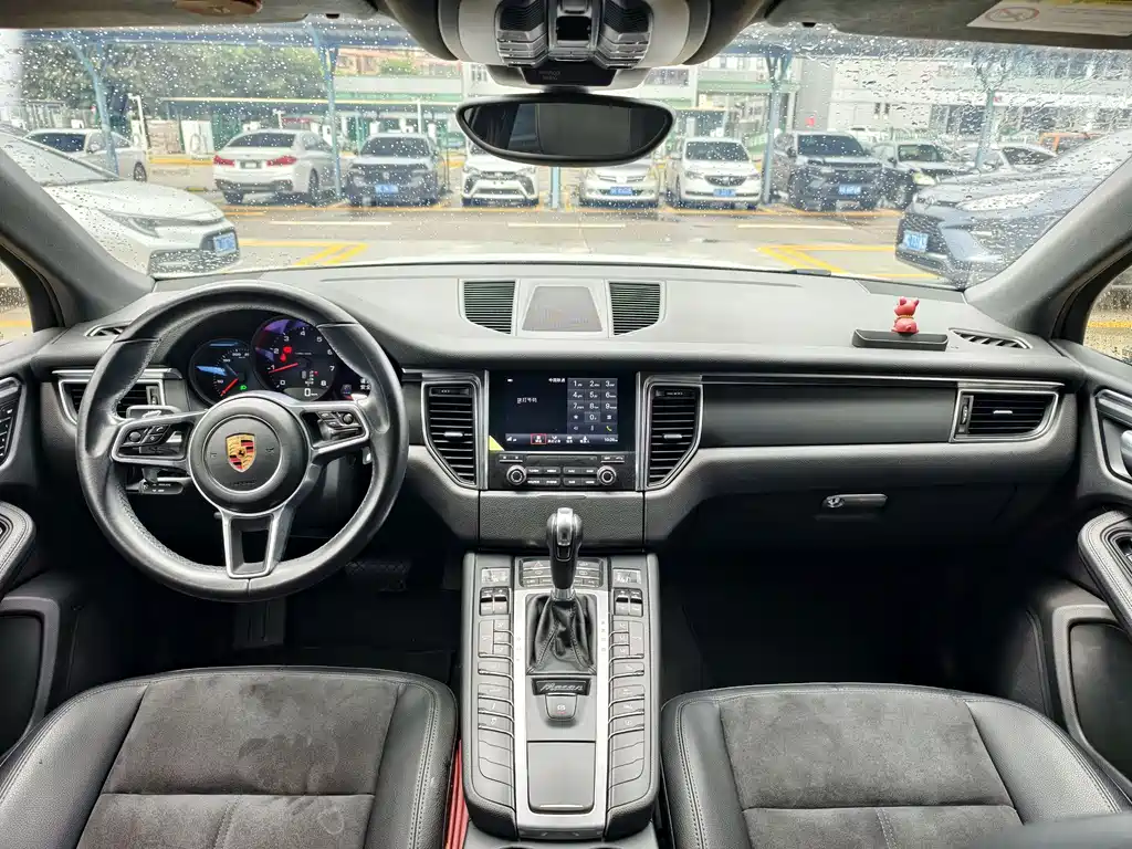 Porsche Macan 2018 — фото 21