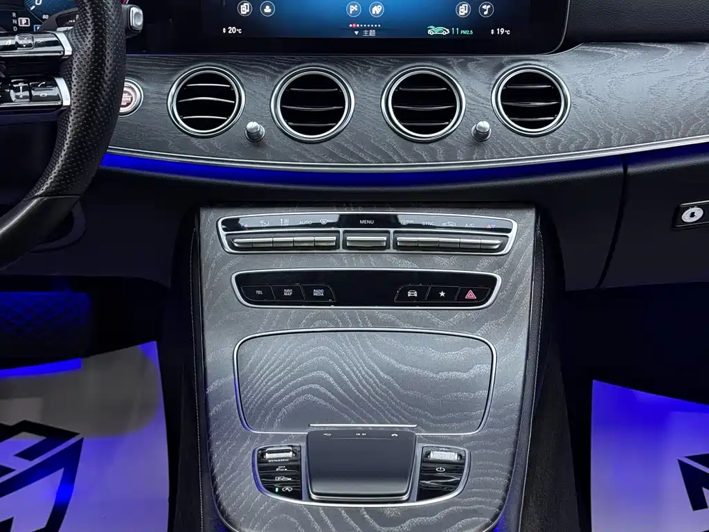 Mercedes-Benz E-Class 2022 — фото 21