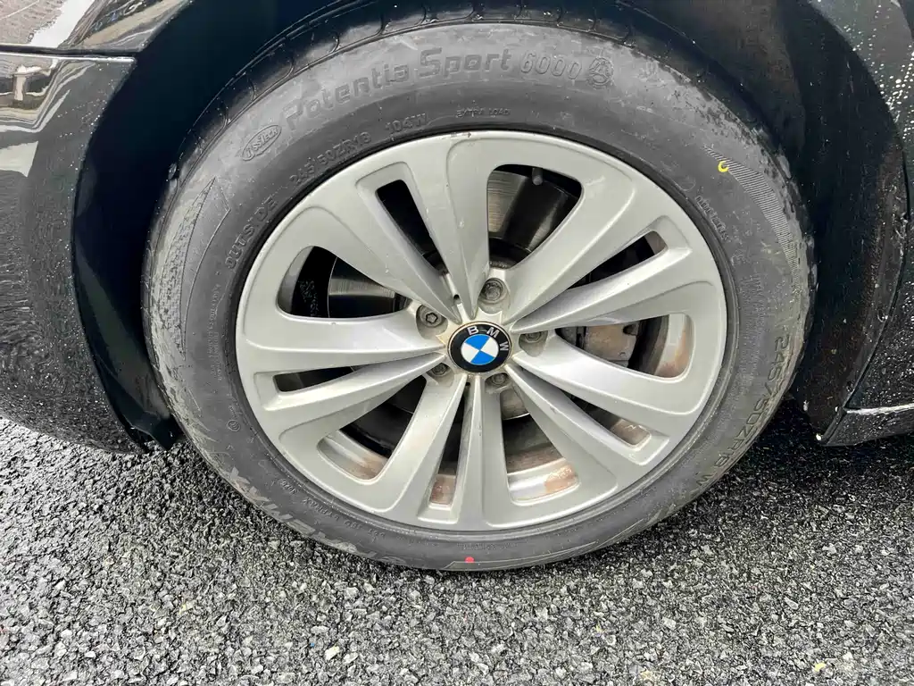 BMW 7 Series 2011 — фото 22