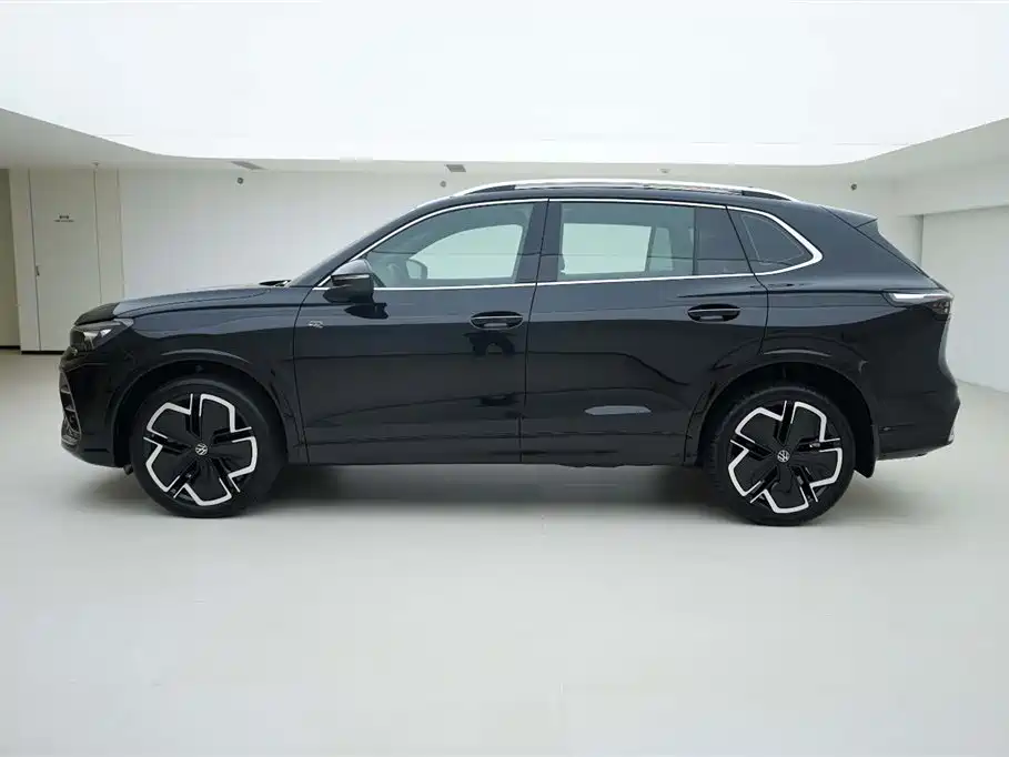 Volkswagen Tiguan L 2025 — фото 3