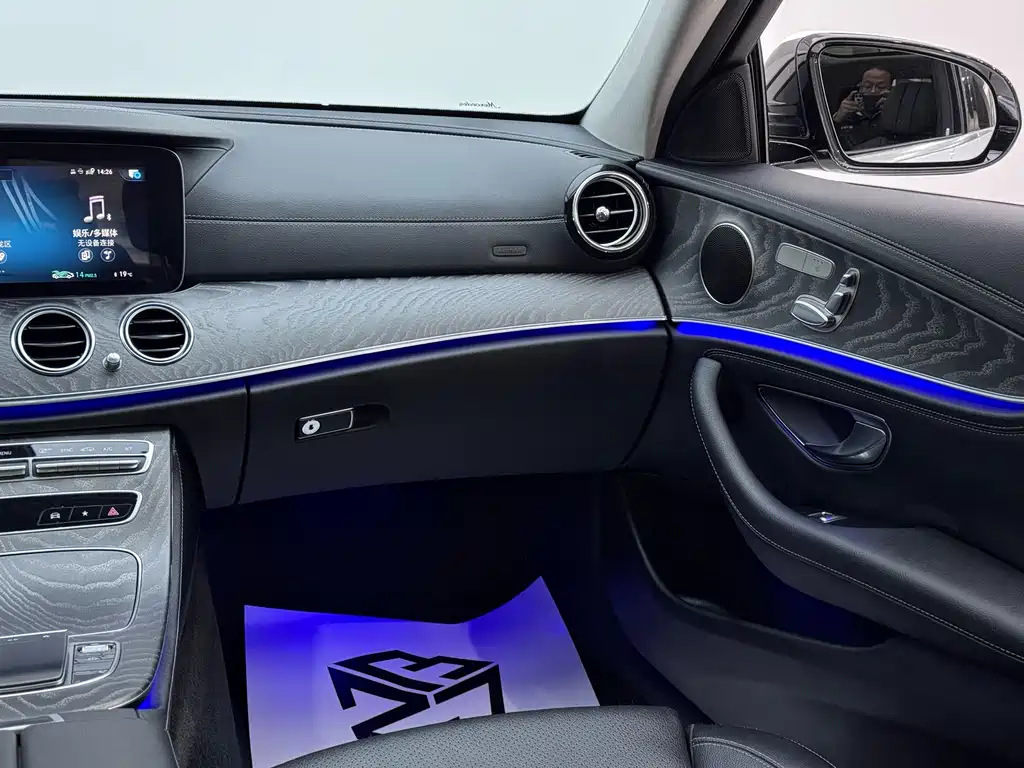 Mercedes-Benz E-Class 2022 — фото 22