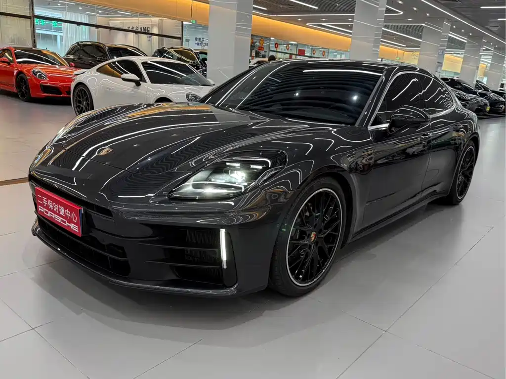 Porsche Panamera 2025