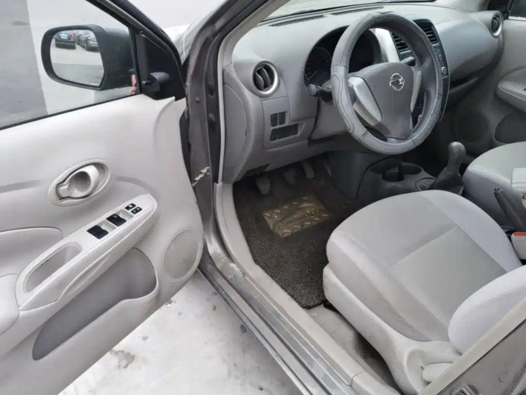 Nissan Sunny 2016 — фото 16