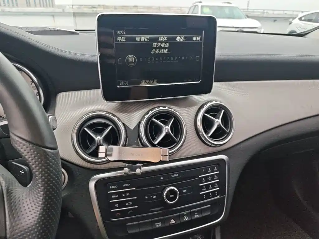 Mercedes-Benz GLA 2016 — фото 13