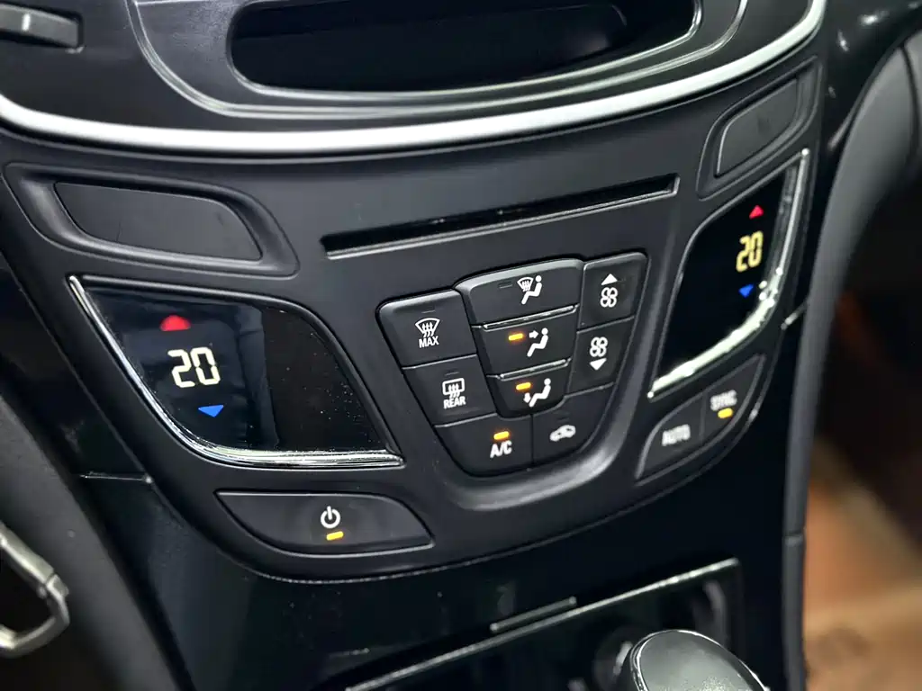 Buick Regal 2015 — фото 22