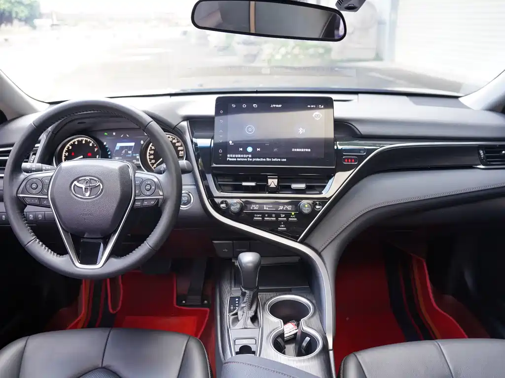 Toyota Camry 2023 — фото 14