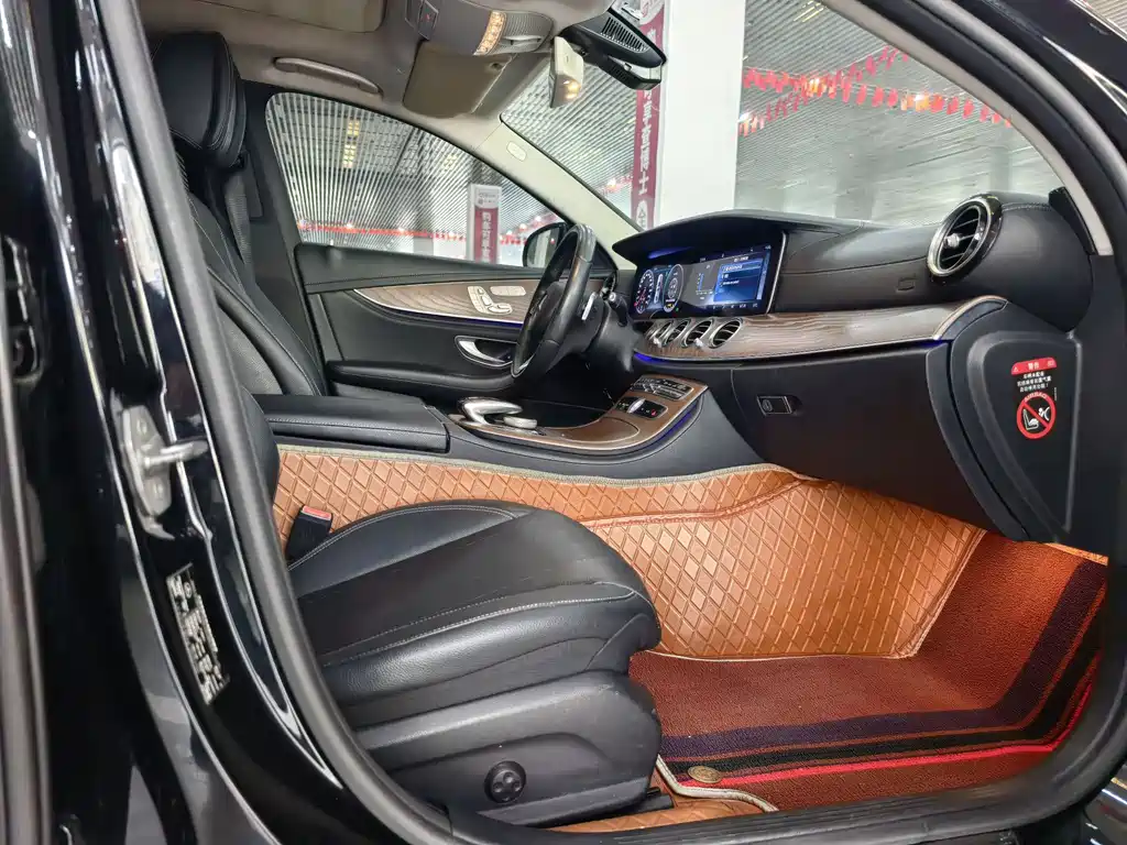 Mercedes-Benz E-Class 2018 — фото 18