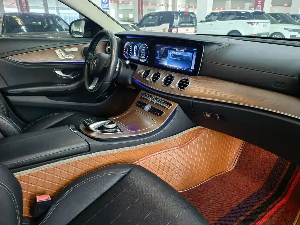 Mercedes-Benz E-Class 2018 — фото 19