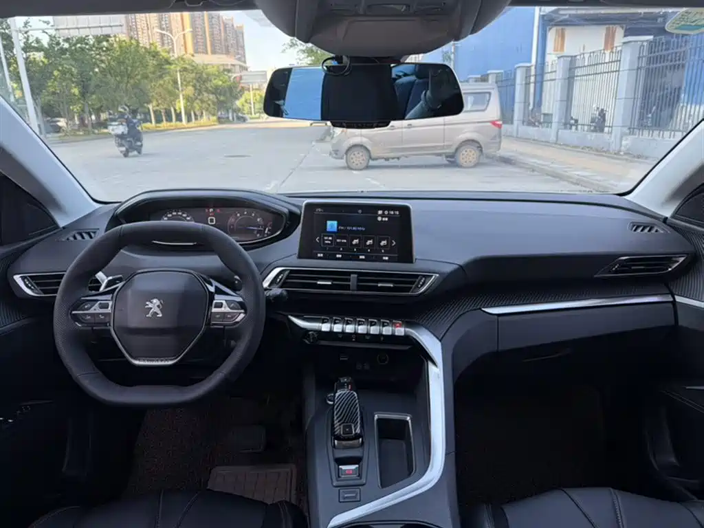 Peugeot 5008 2017 — фото 13