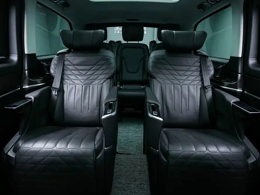 Mercedes-Benz V-Class 2024 — фото 14