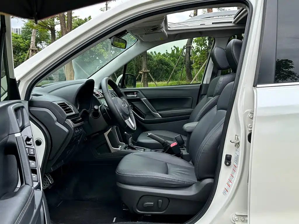 Subaru Forester 2017 — фото 12