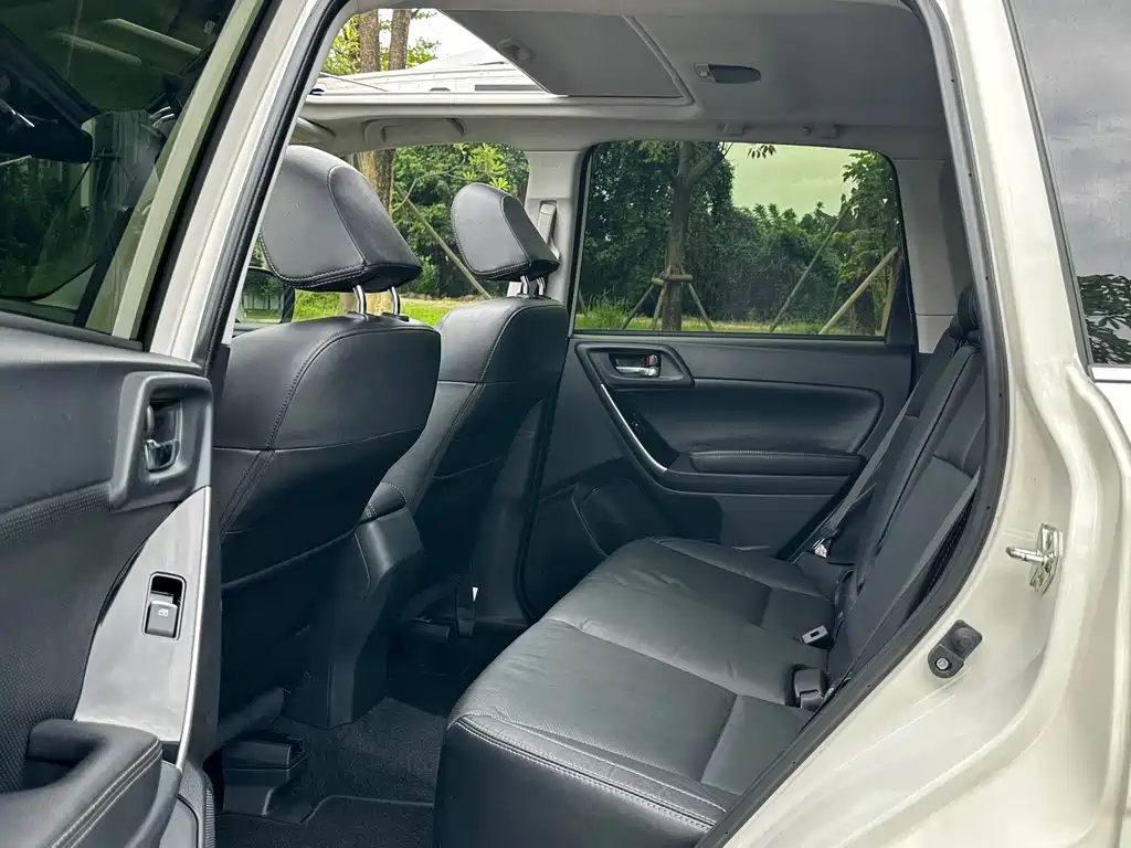 Subaru Forester 2017 — фото 11