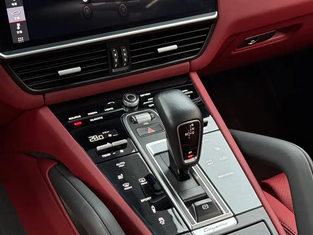 Porsche Cayenne 2019 — фото 10
