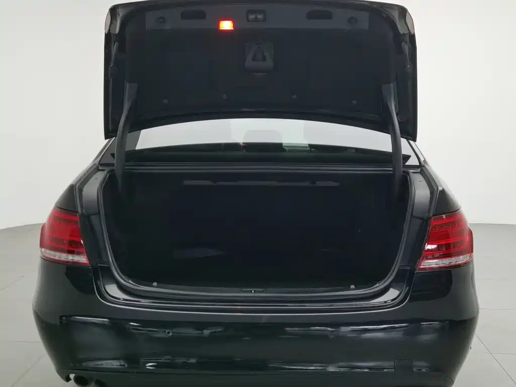Mercedes-Benz E-Class 2014 — фото 16