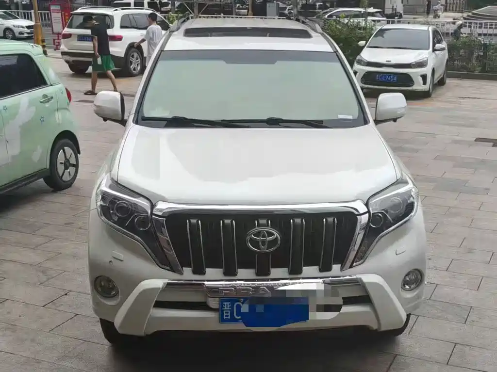 Toyota Prado 2016 — фото 1