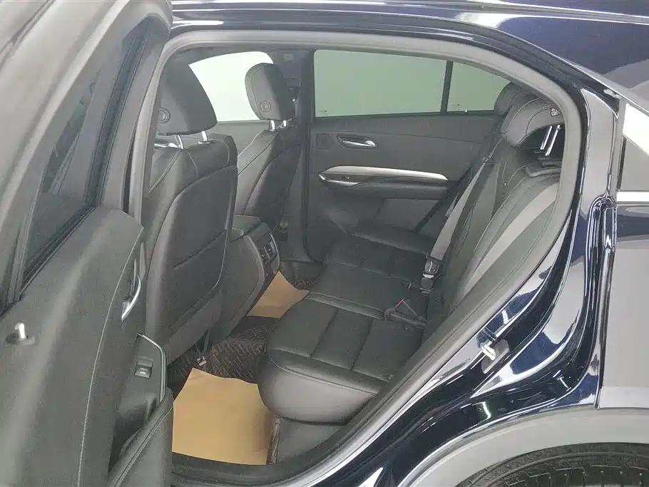 Cadillac XT4 2021 — фото 11