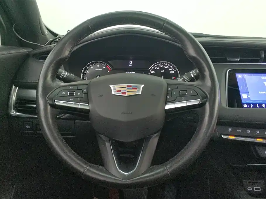 Cadillac XT4 2021 — фото 15