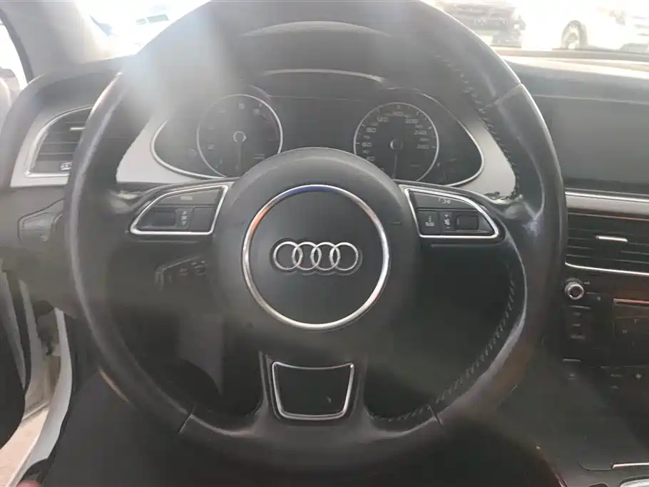 Audi A4L 2014 — фото 15