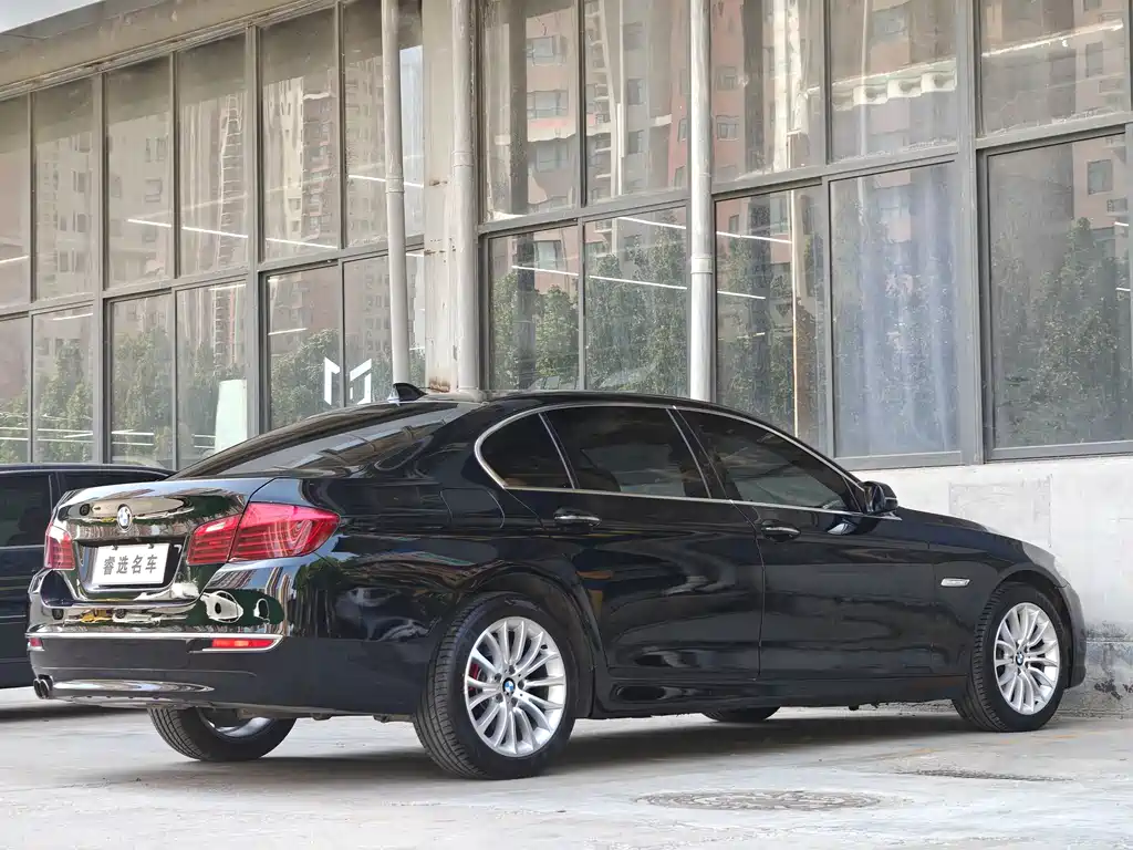 BMW 5 Series 2015 — фото 8