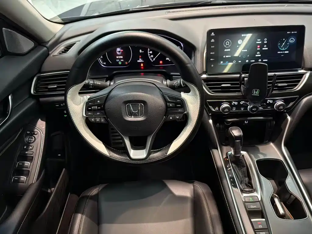 Honda Accord 2022 — фото 12