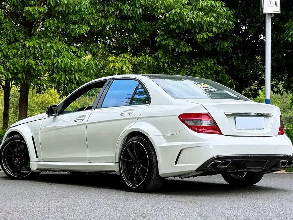 Mercedes-Benz C-Class AMG 2010 — фото 4