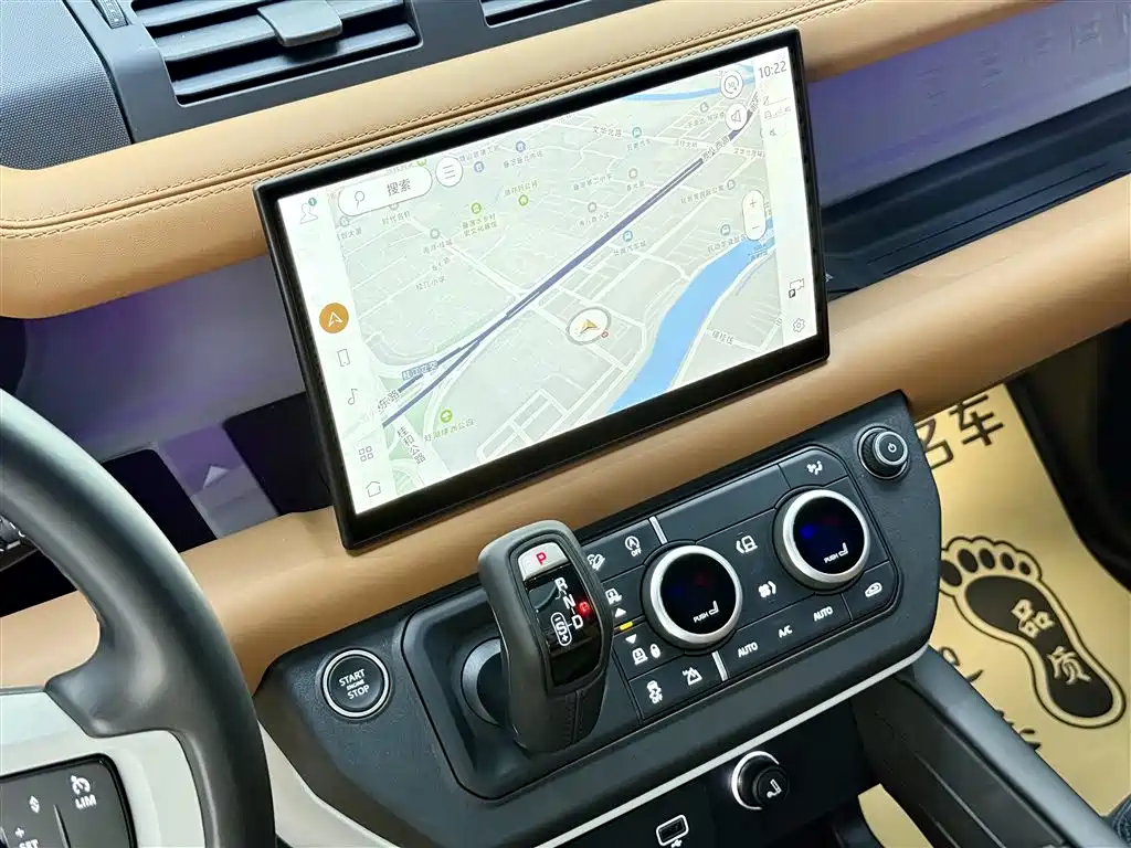 Land Rover Defender 2024 — фото 19
