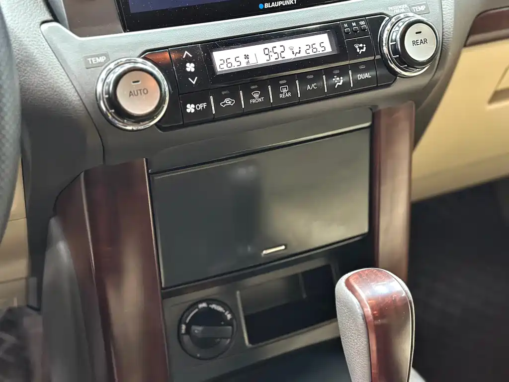 Toyota Prado 2017 — фото 14