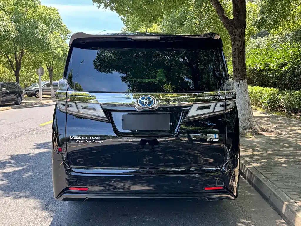 Toyota Vellfire 2021 — фото 5