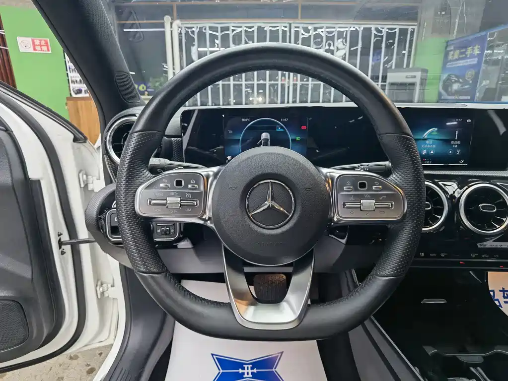 Mercedes-Benz A-Class 2020 — фото 10