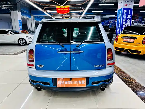 MINI Clubman 2011