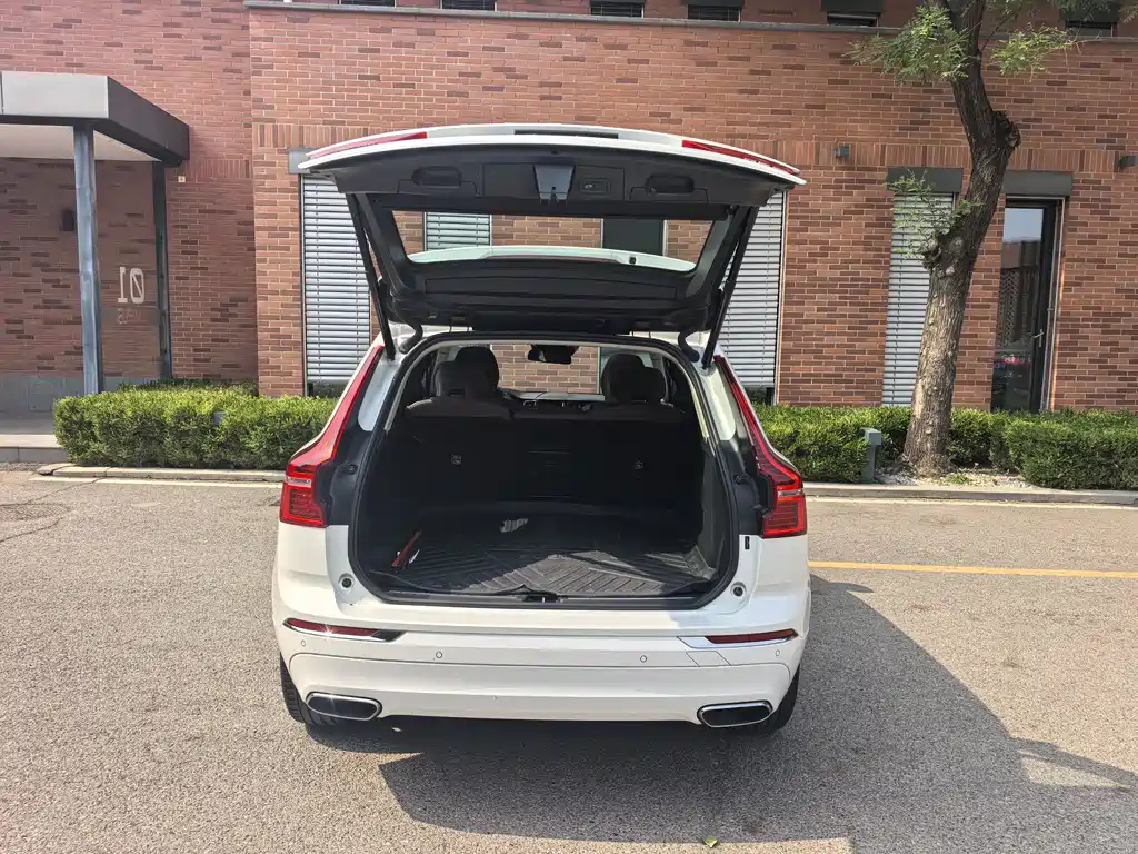 Volvo XC60 2020 — фото 21