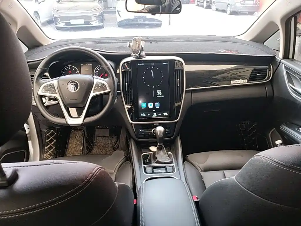 BYD MAX 2018