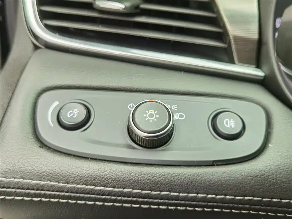 Buick LaCrosse 2020 — фото 21
