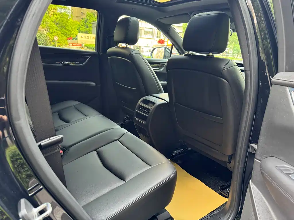 Cadillac XT5 2018 — фото 12